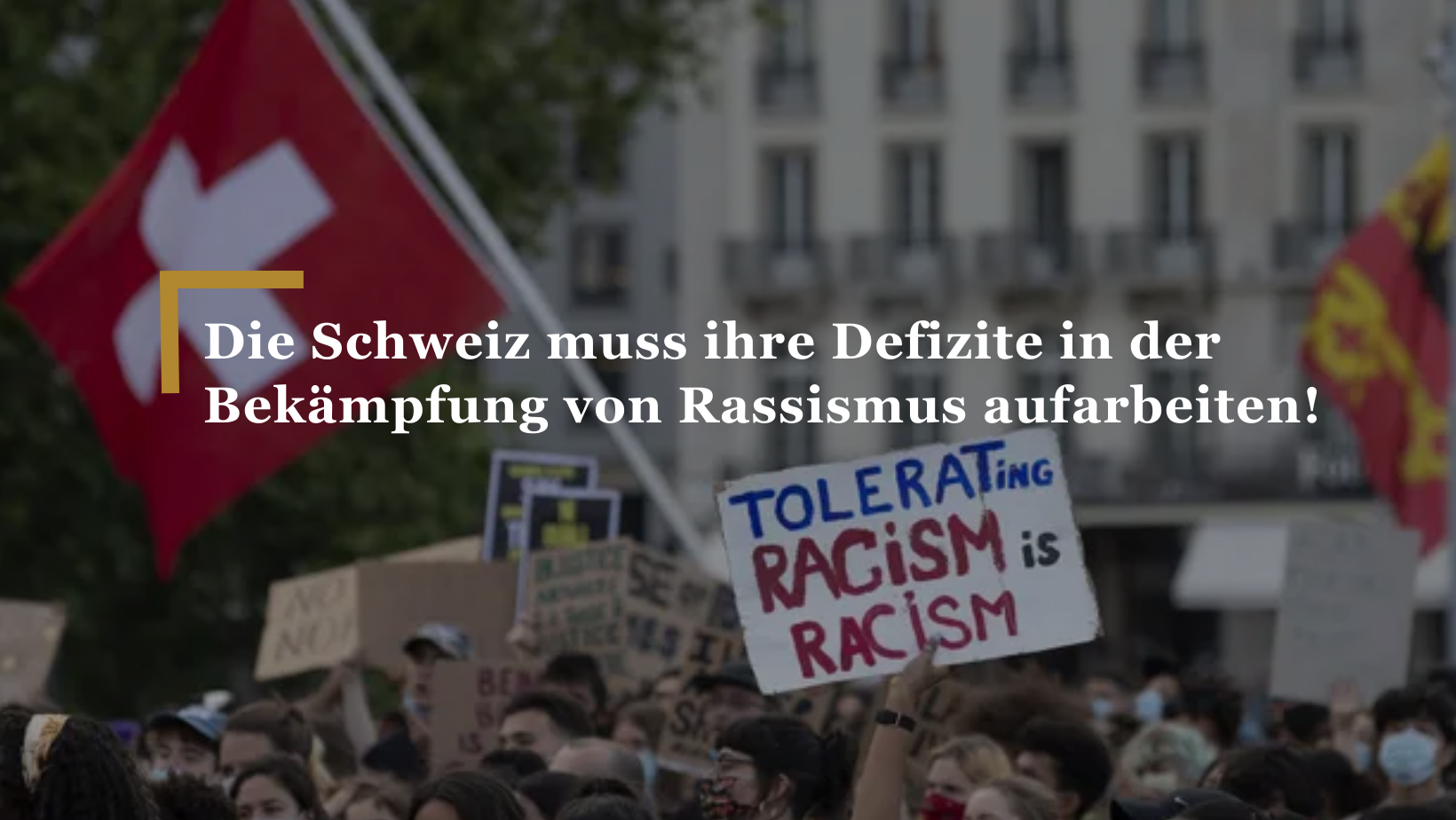 Der UNO-Ausschuss gegen rassistische Diskriminierung (CERD) fordert die Schweiz auf, ihre Bemühungen zur Bekämpfung von Rassismus zu verstärken. Dabei orientiert er sich an den zentralen Forderungen der NGO-Plattform Menschenrechte Schweiz. Das UNO-Gremium verlangt die Schliessung von Gesetzeslücken, die Einführung von unabhängigen Untersuchungs- und Beschwerdemechanismen für Fälle von Racial Profiling sowie konkrete Massnahmen gegen die Diskriminierung von Menschen aufgrund ihrer Herkunft oder ihres Aufenthaltsstatus.
