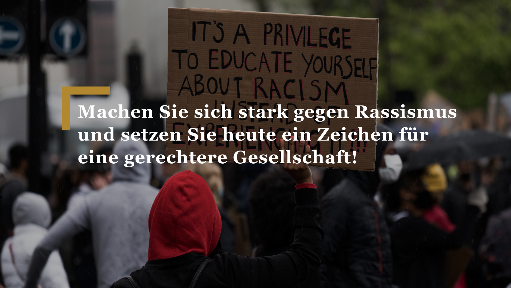 Am 21. März 1960 ereignete sich das Massaker an Demonstrierenden gegen das Apartheidregime in Südafrika. Dieser Tag ging in die Geschichte ein und wurde von der UNO als Gedenktag für die Beseitigung rassistischer Diskriminierung ausgerufen. Noch heute ist Rassismus Realität für viele Menschen, auch in der Schweiz. Rassismus hat gravierende Auswirkungen auf Lebensumstände und schadet uns als Gesellschaft. Seit über 15 Jahren engagieren wir uns für Betroffene, unterstützen Sie uns dabei!
