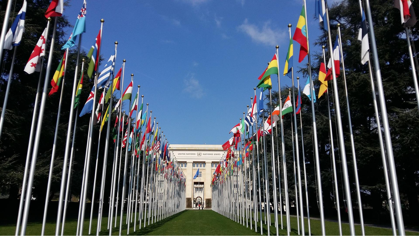 Le 7 juillet 2023, le Conseil fédéral a présenté sa position sur les recommandations reçues au sein de l’ONU dans le cadre de l’examen périodique universel (EPU). Des organisations membres de la Plateforme des ONG suisses pour les droits humains l’ont critiqué sur plusieurs points: la Confédération refuse toujours de reconnaître la justiciabilité de la plupart des droits économiques, sociaux et culturels, de ratifier divers protocoles facultatifs permettant de concrétiser les droits humains qui en découlent et de consacrer suffisamment de fonds au travail de défense et de mise en œuvre des droits humains.
