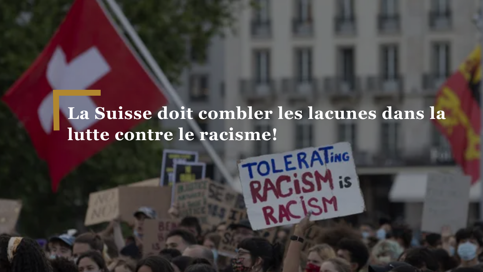 Le comité de l’ONU pour l’élimination de la discrimination raciale (CERD) appelle la Suisse à lutter plus vigoureusement contre le racisme. Il reprend en cela sur les principales revendications de la Plateforme des ONG suisses pour les droits humains. L’organe onusien demande à la Suisse de combler des lacunes dans sa législation, d’introduire des mécanismes d’examen et de recours indépendants pour les cas de profilage racial et d’édicter des mesures concrètes contre la discrimination basée sur l’origine ou le statut de séjour.